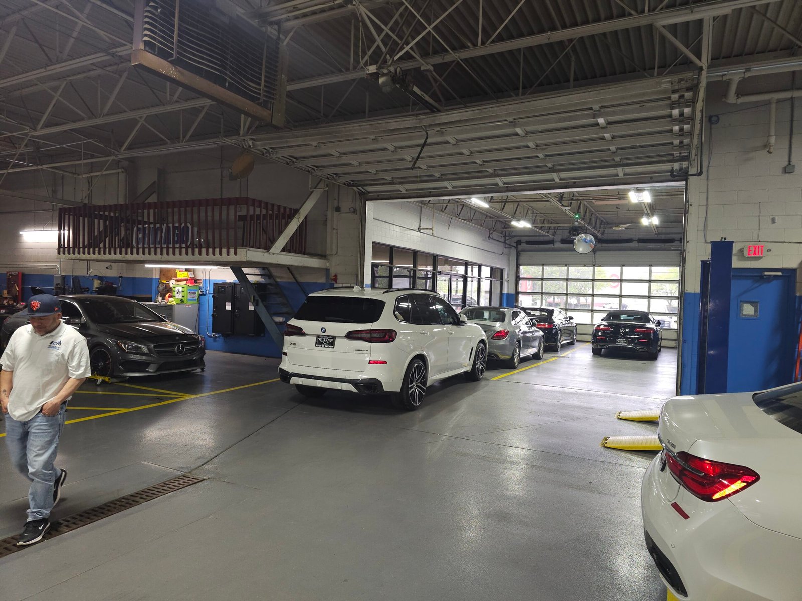 AUTOS OF CHICAGO 3